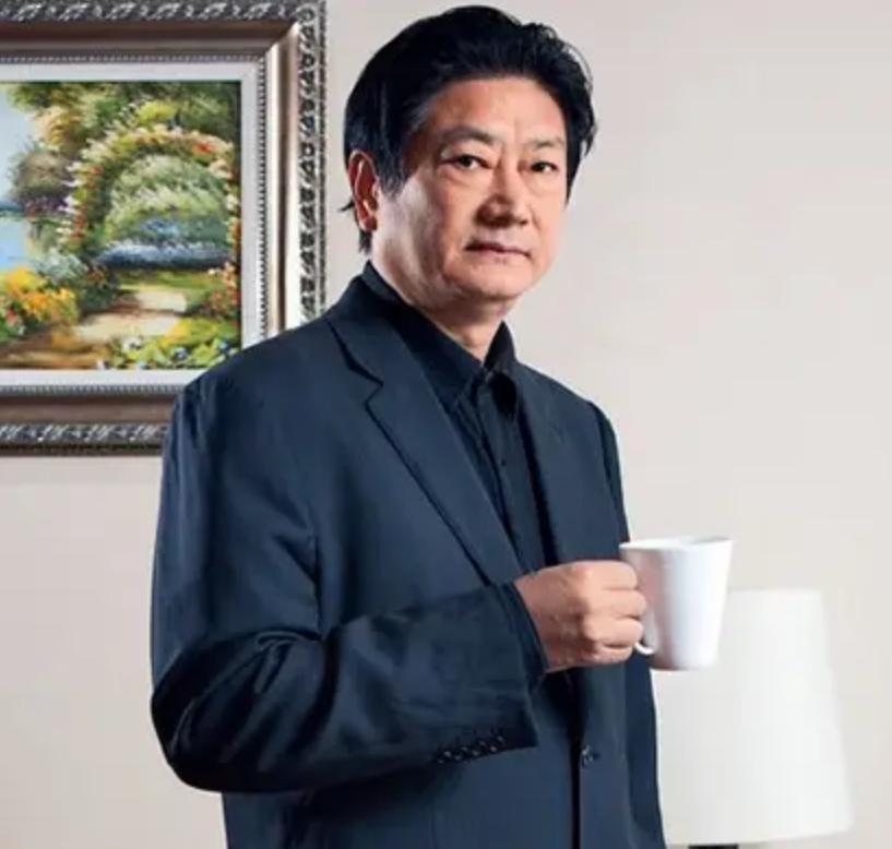 花8千多万成为标王，娶美女主持人回家，半年进账12亿却一败涂地