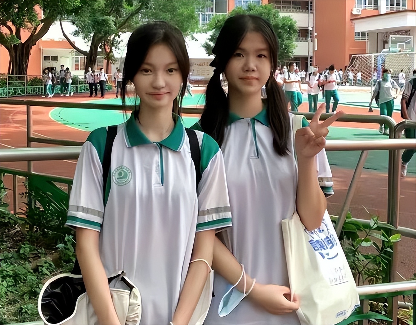 鲶鱼须高马尾发型,鲶鱼须发型是差生标配吗