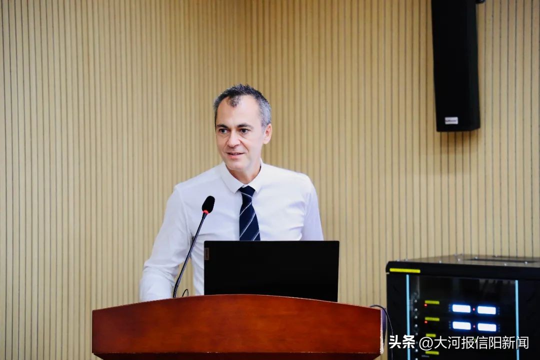 两位丹麦泌尿外科教授访问信阳市中心医院进行学术交流