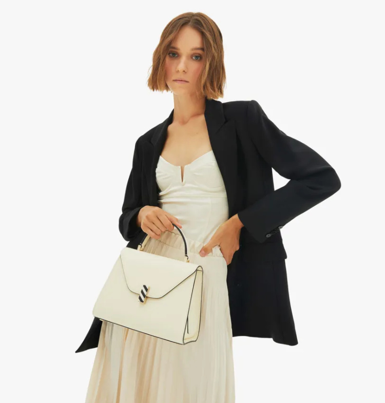 chanel哪些款式包包值得买,chanel包包最值得买