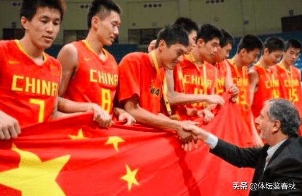 郭艾伦与女友,郭艾伦跟女友三亚游玩