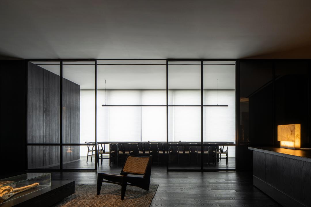 工业风办公室走廊设计风格,250平办公室工业风装修效果图