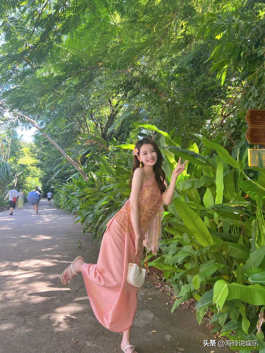 妆前女神化妆后大妈,妆前妆后大妈秒变女神