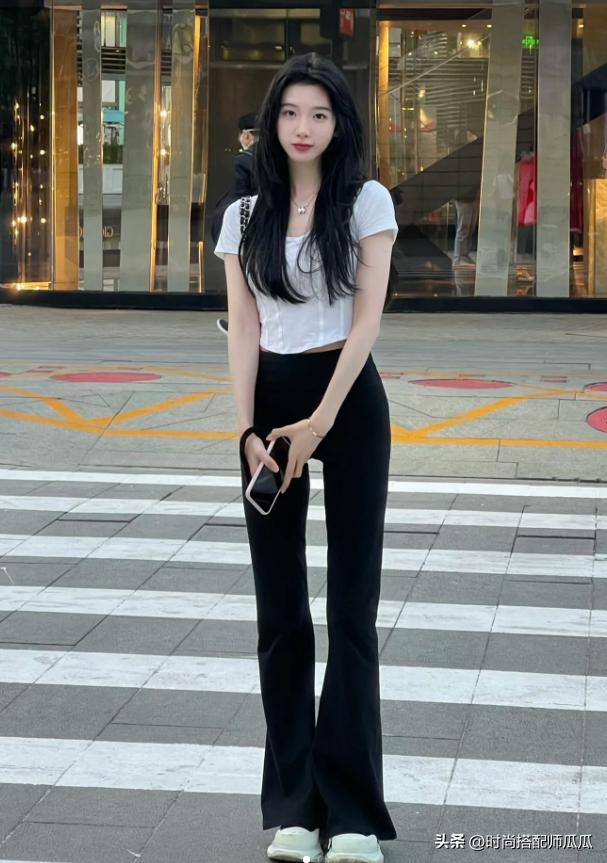 马蹄裤时髦穿搭,小个子短粗腿适合穿马蹄裤吗