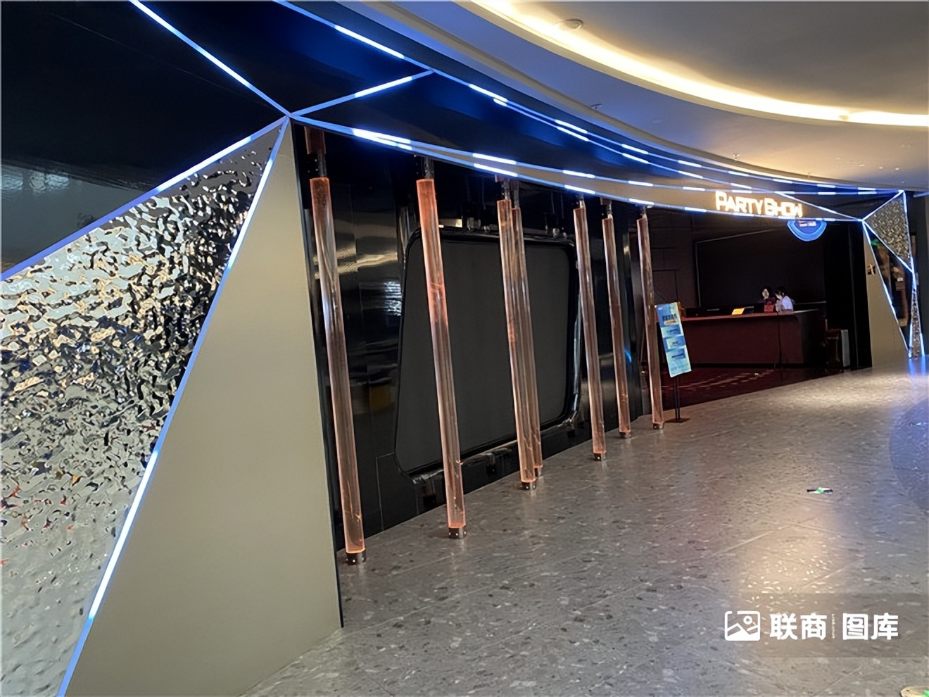 “鸽王”、潮玩街区…实探杭州近期新开的三个商场