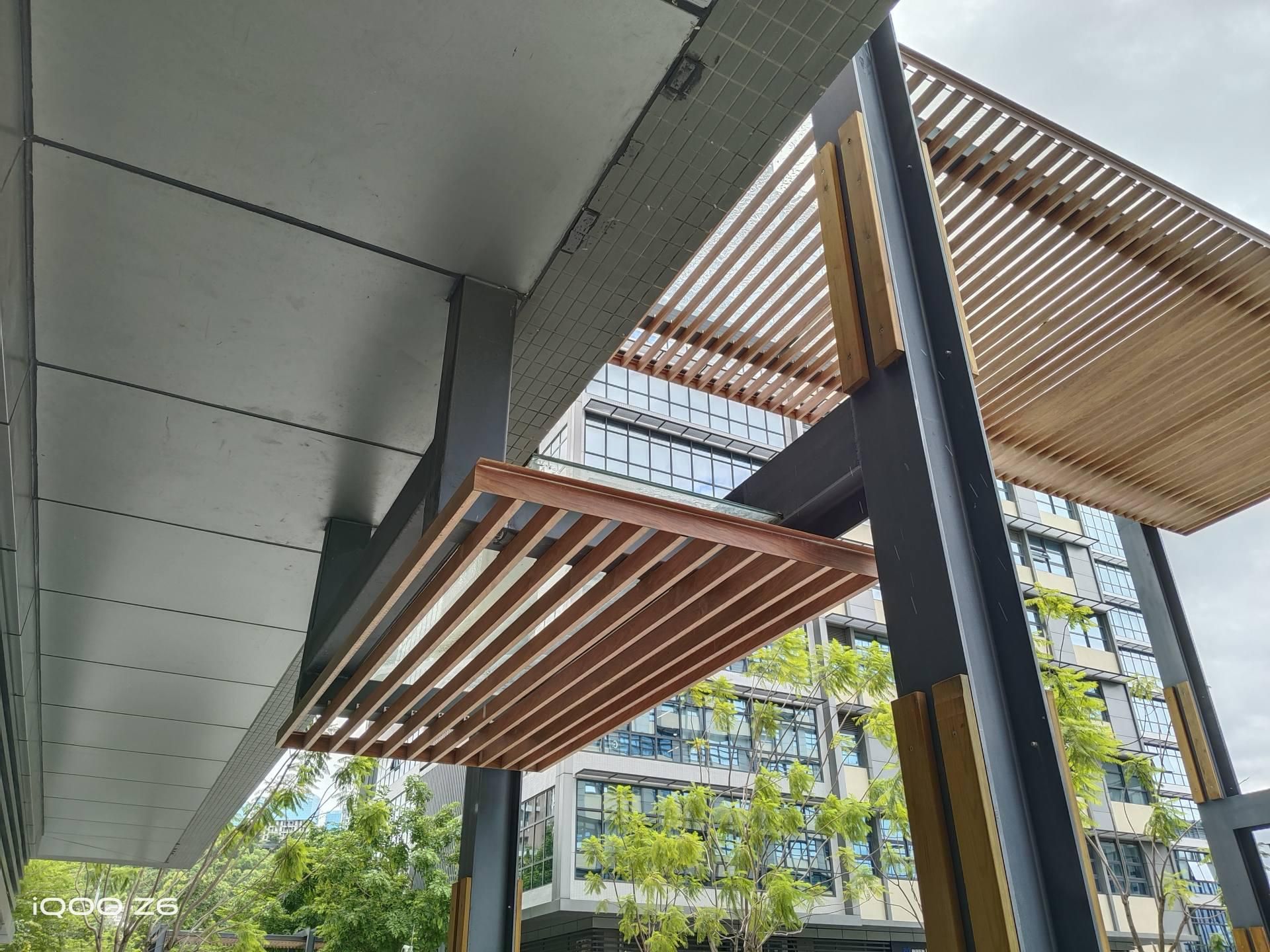 拍照好续航强的千元机,iqooz6手机优缺点