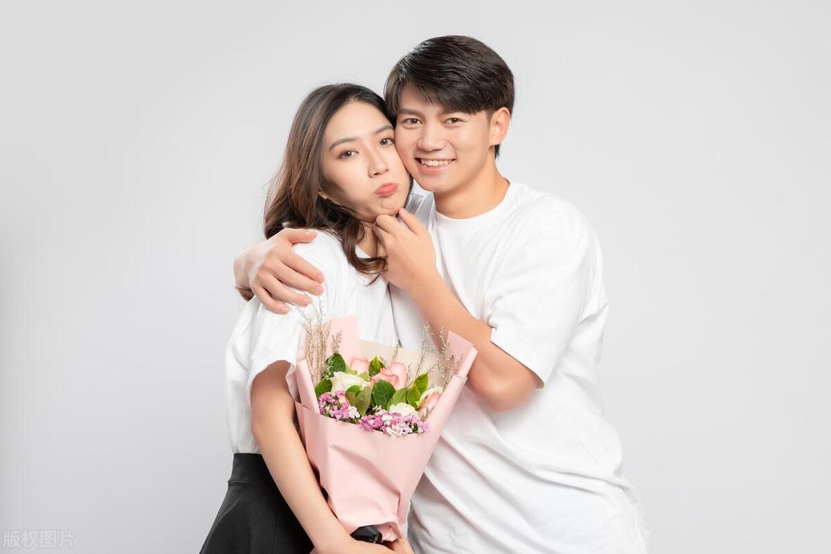 如何对付富婆看上你,说什么话能让富婆喜欢上你