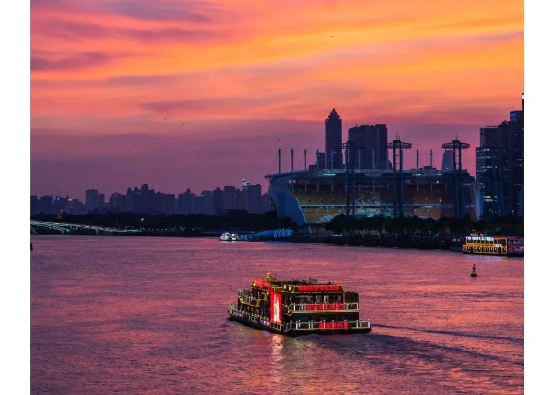 我爸去县城拔智齿，结果没弄好，回来疼的睡不着，医生直呼心疼