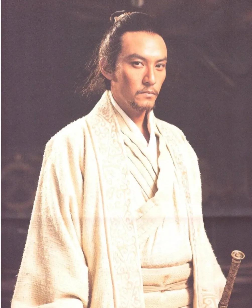 长发古装披发发型简单扎法,古装男头发少剪什么发型好看