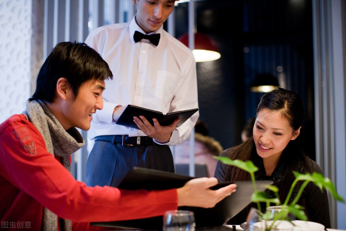 顾客不给好评怎么办,顾客吃到一半说量少差评怎么回复