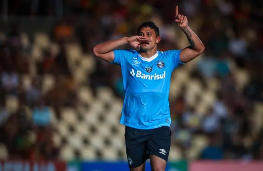 艾克森中超最新消息,艾克森中超射手王亚冠