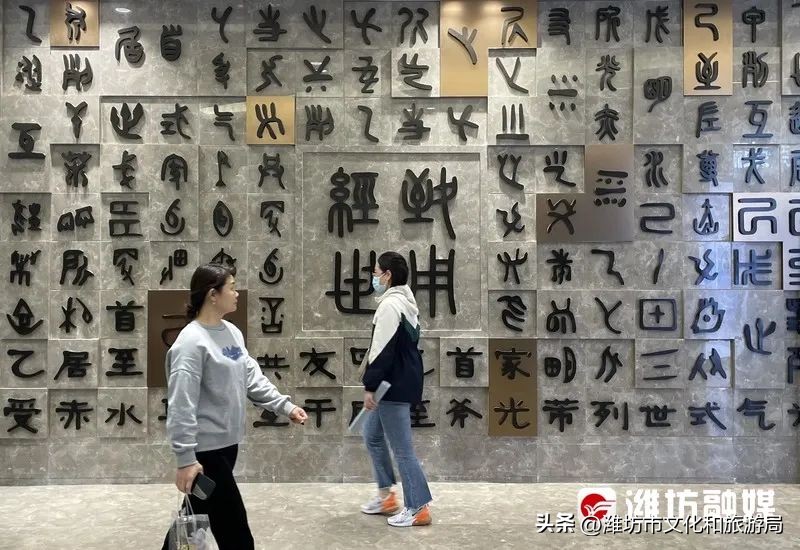 用“文化+”穿针引线，打造“新华新阅广场”IP