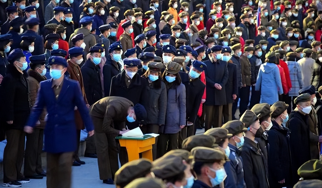 朝鲜硬刚美韩军演，再次发射导弹，一天80多万人报名参军