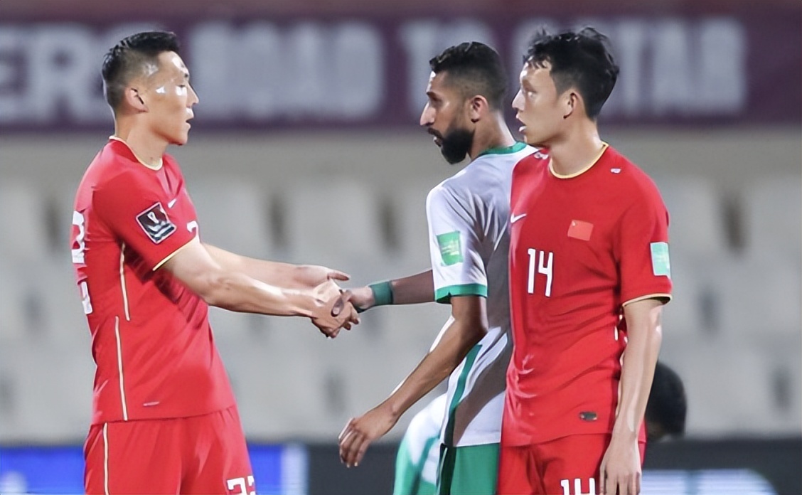 中国足球的保护性接应,多一些主动承担少一些被动