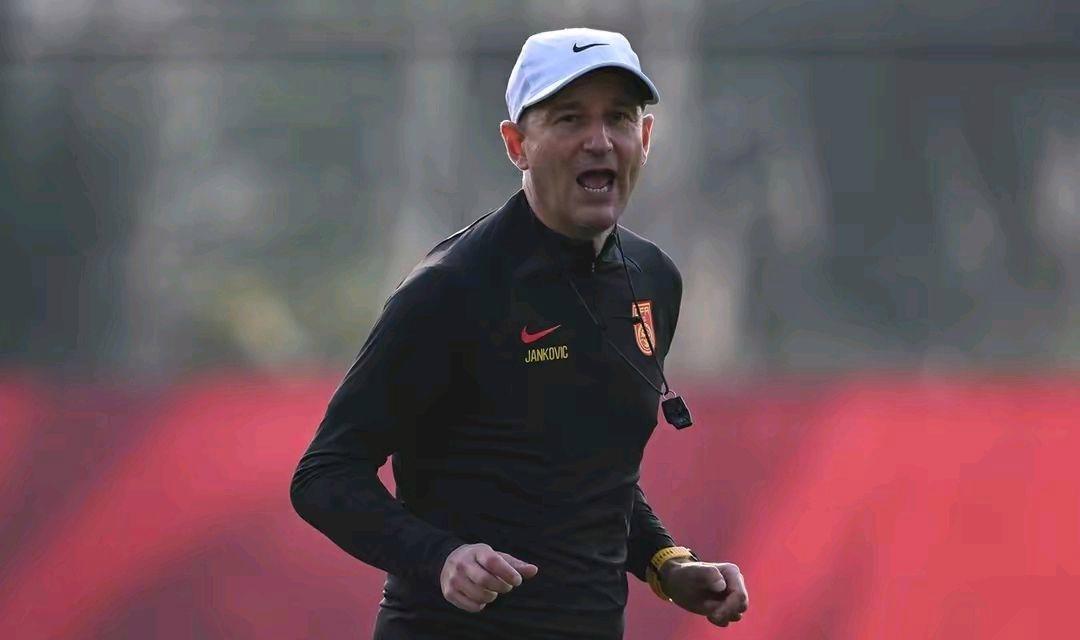 国足最强阵容预测：武磊领衔谢鹏飞杨立瑜或助国足一臂之力