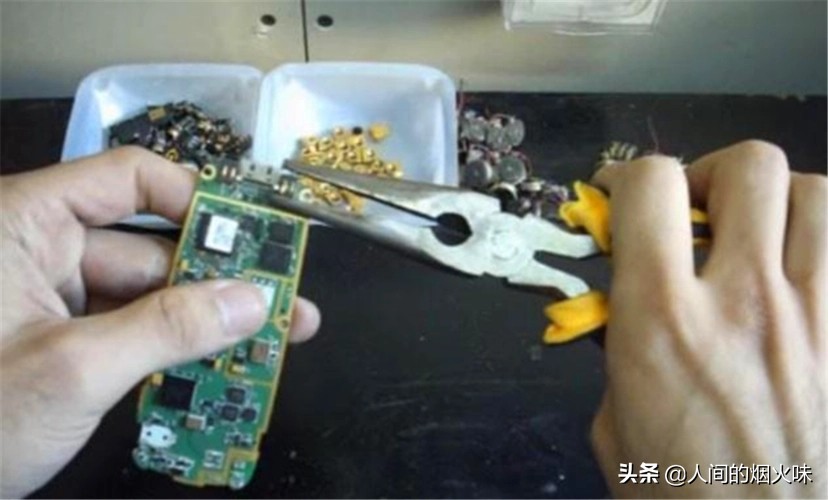 回收旧手机一般回收回去干什么,旧手机废手机回收有什么用呢