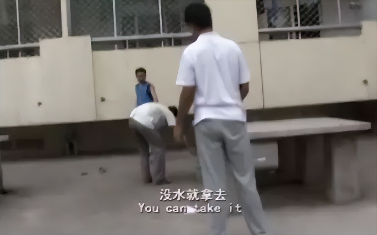 20年前，陕西农民把儿子供成大学生，毕业后月薪600，读书无用？