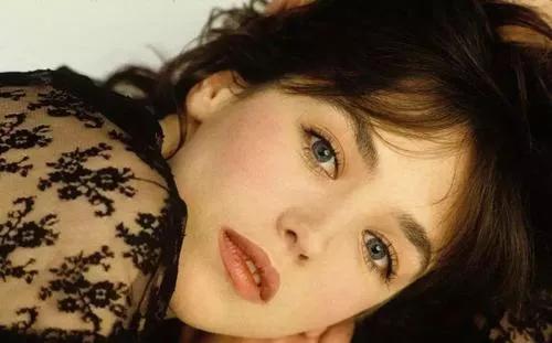 纵然心如蛇蝎，也会让人甘心为她俘获，永远美丽的“法兰西玫瑰”