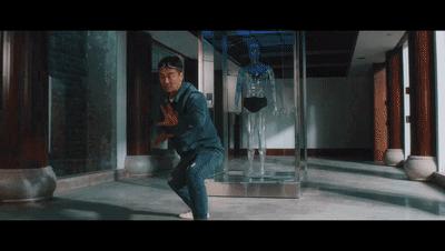 大长腿晶女郎+“过气”动作明星，这组合想不烂都难