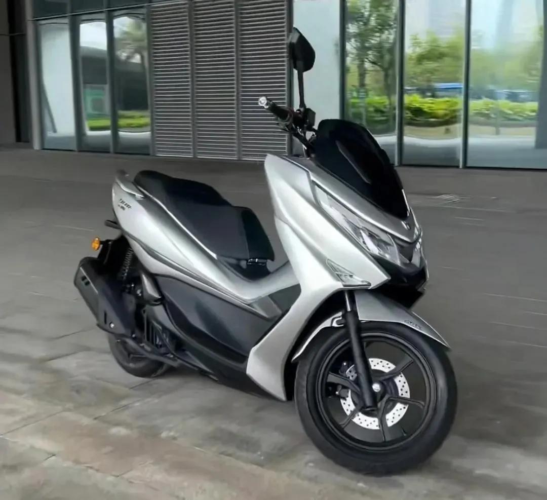 豪爵uhr150踏板最新消息,豪爵uhr150踏板对比雅马哈