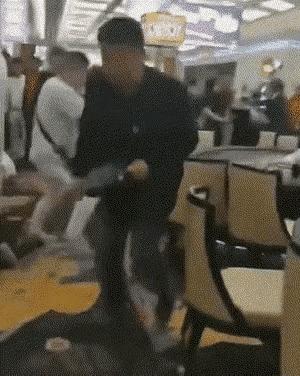 不问价多要2元，捞手机1500一单，停车遇老太索费，国民性仍堪忧