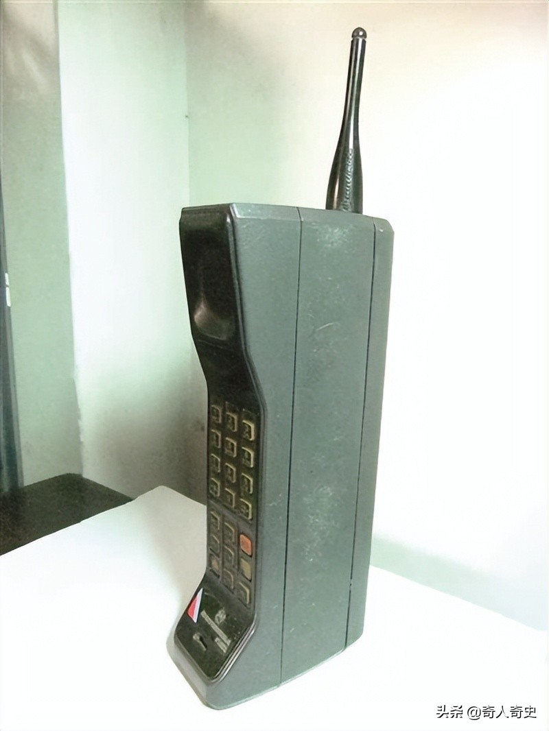 中国第一个使用手机的人，当年花了2万元，手机号与如今大不相同