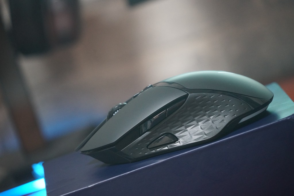 雷柏V30W游戏鼠标,雷柏v30w游戏鼠标评测160小时续航