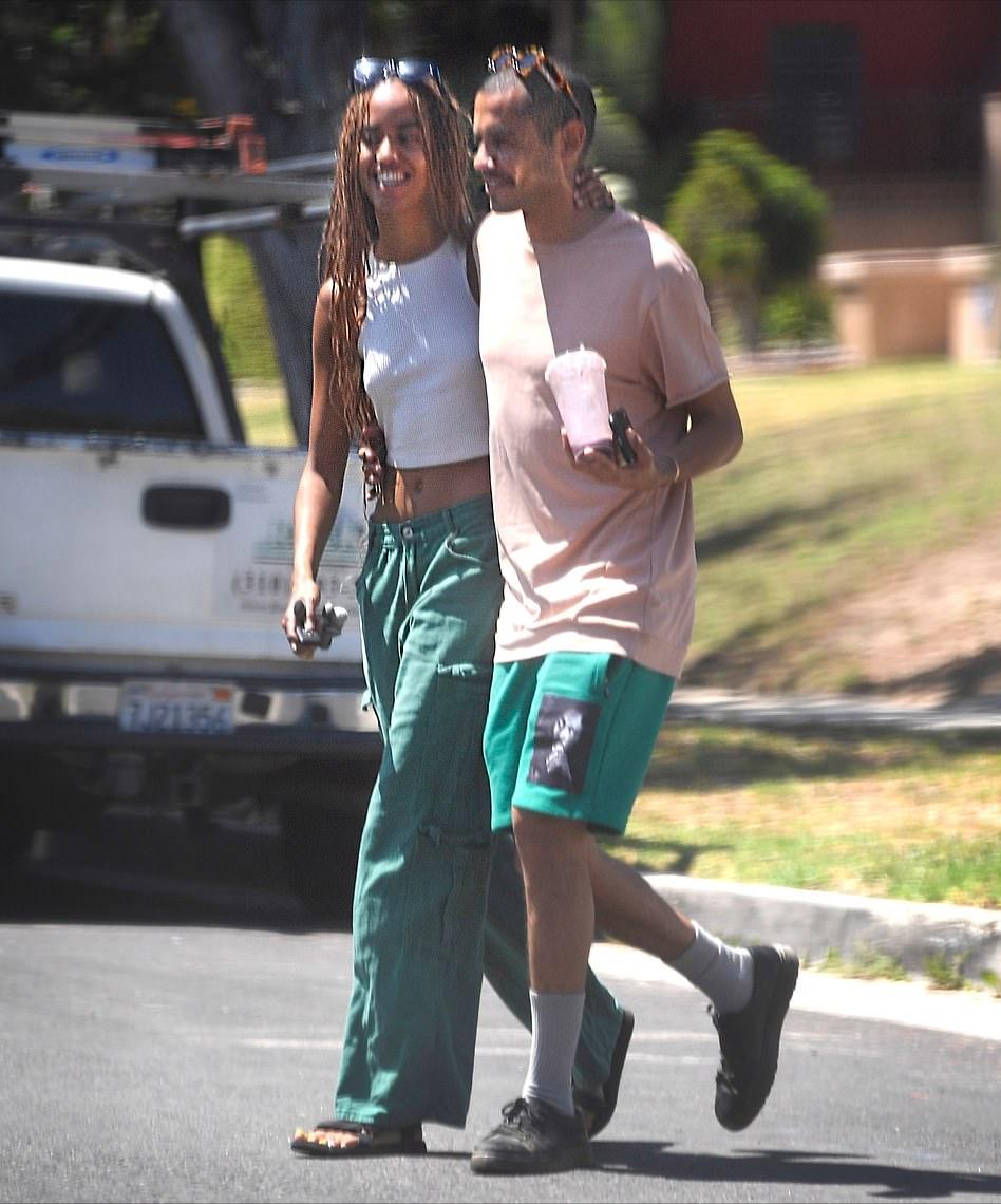 奥巴马女儿和男友约会,奥巴马最近和他女儿视频