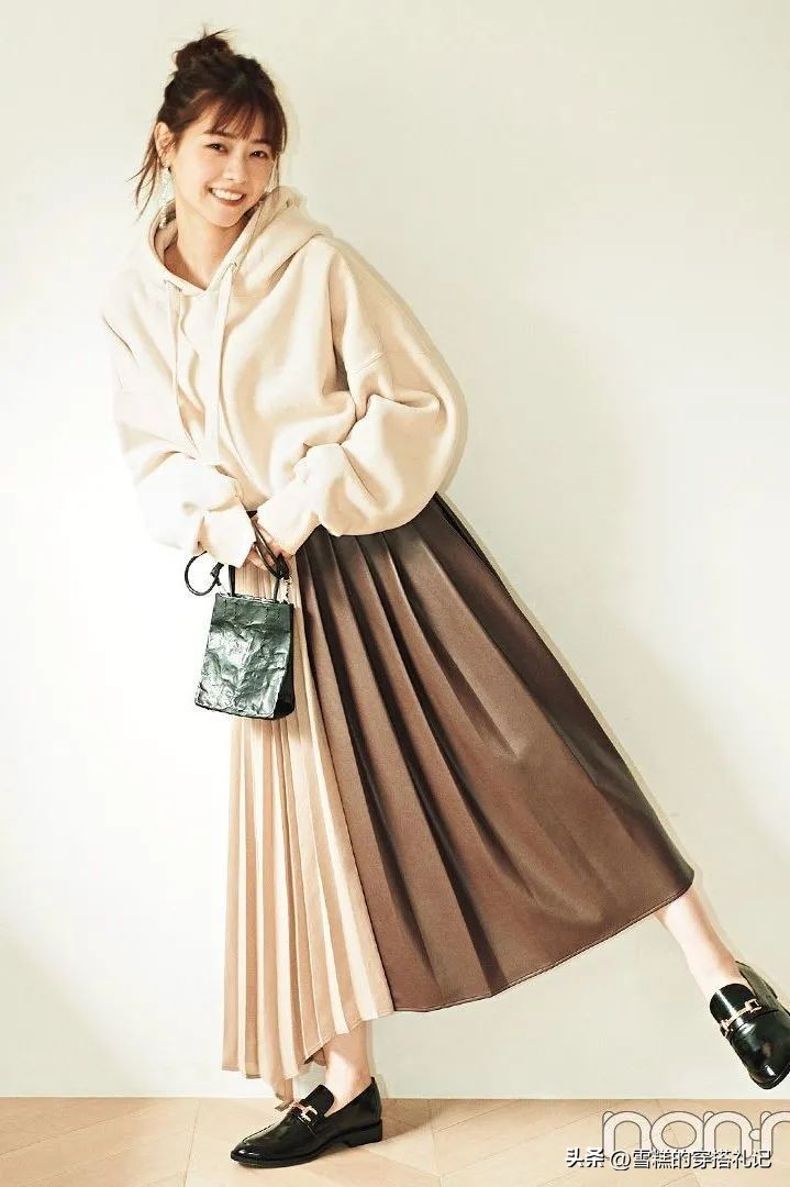 遮肚子显瘦藏肉卫衣,韩系穿搭卫衣搭配长裙