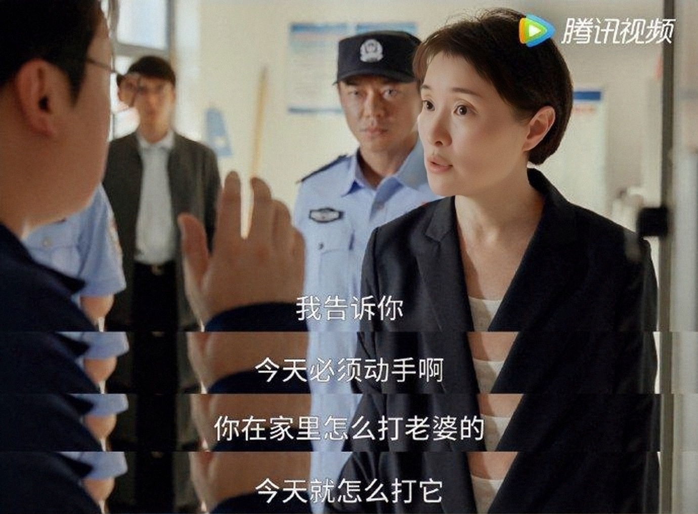 气场不对别硬演“女干部”，2部热播剧5位女演员一比较，差距不小