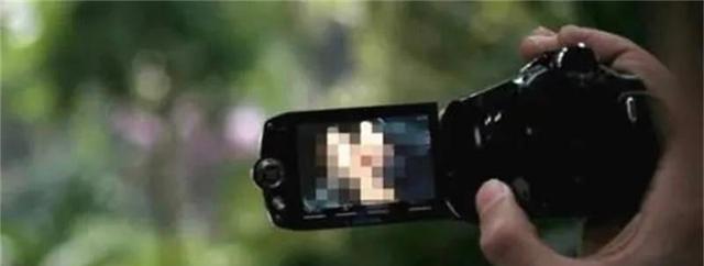 男子*拍偷**大学女生，将照片上传并公布大量女孩个人信息