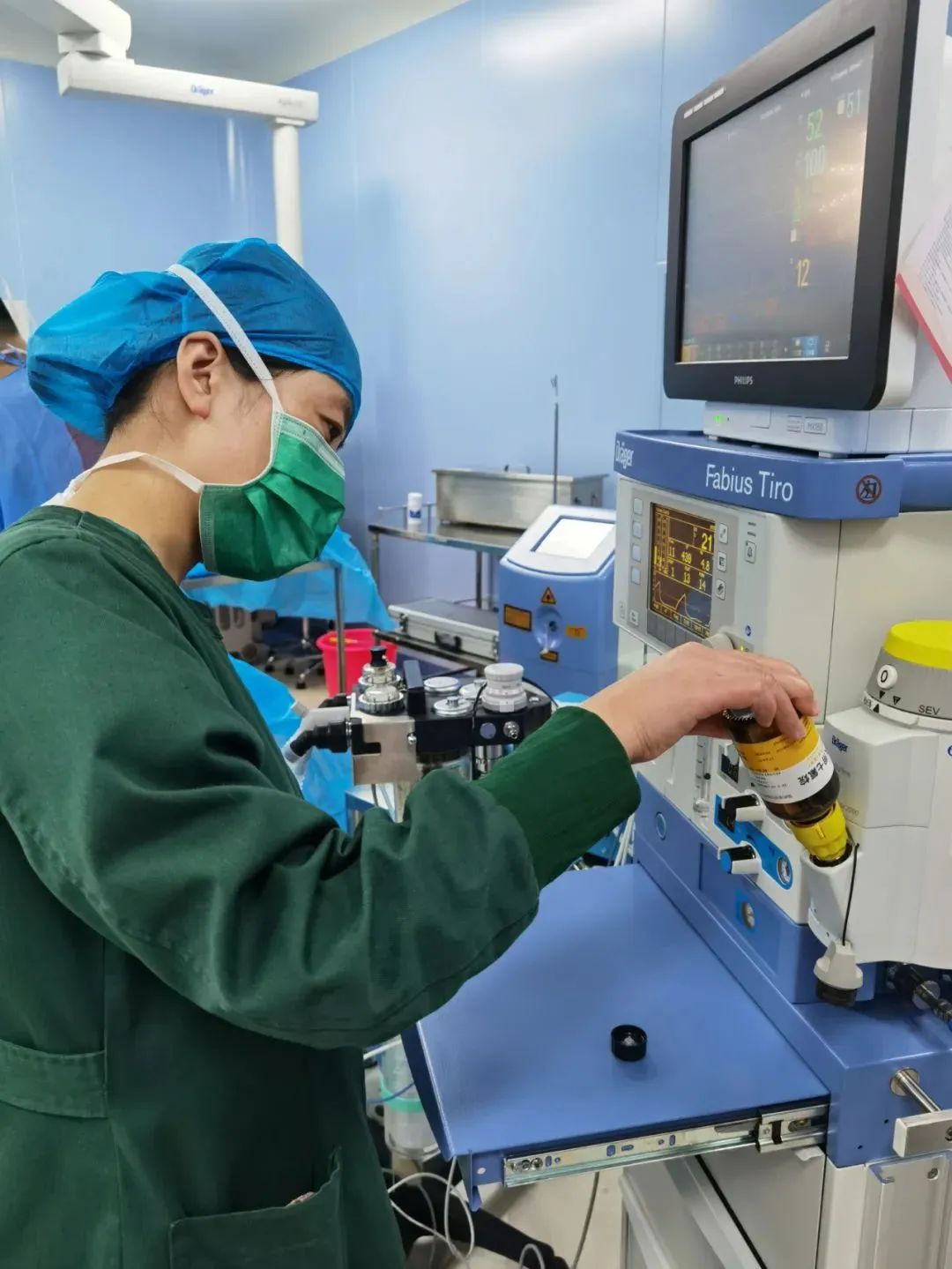 真的有一捂就晕的化学品吗,真的有一种药一喝就会晕倒吗