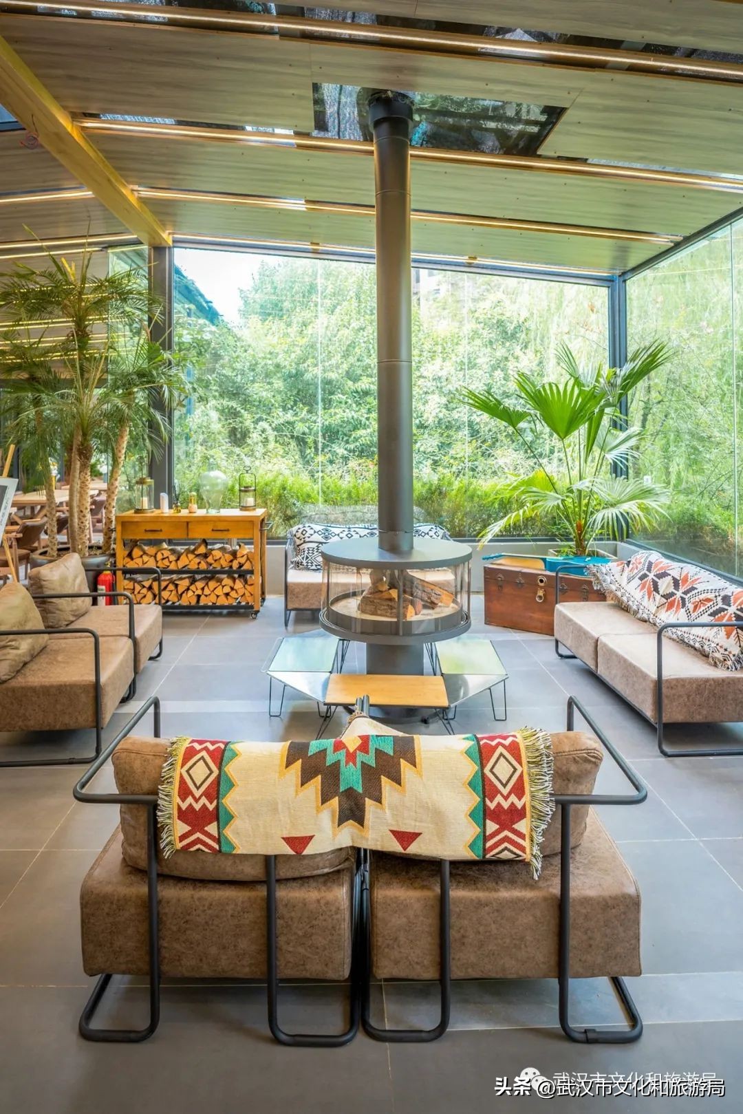 九月，秋风吹进武汉人的小院