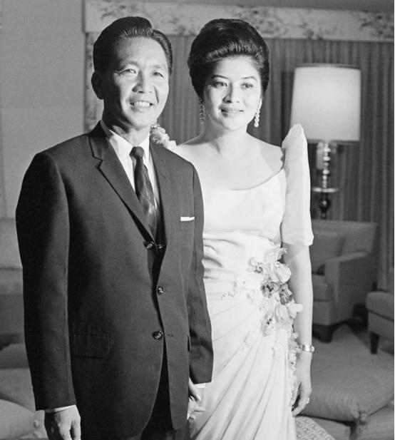 93岁菲律宾“铁蝴蝶”伊梅尔达仍在造王，*亡流**太子当选总统