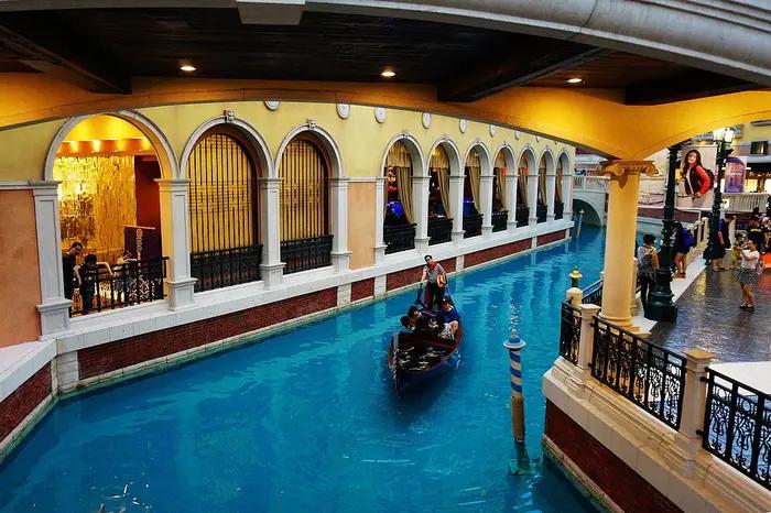 瞥了一眼,感受澳门的奢华和纸醉金迷