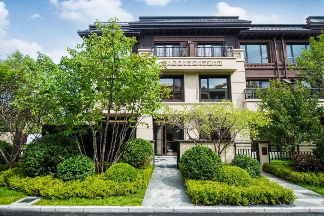 龙湖学校学霸,沈阳龙湖天街大学生