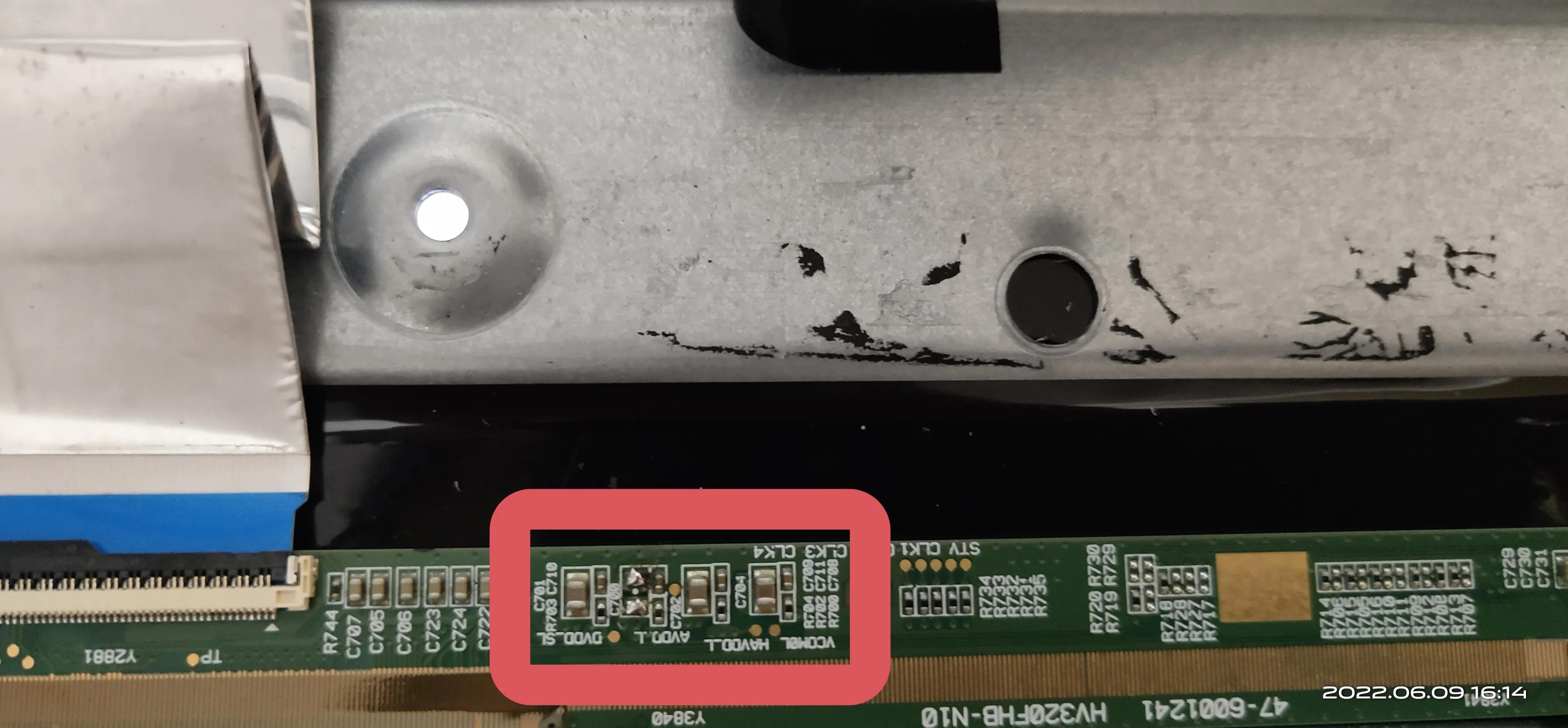 32寸显示器出现黑斑,杂牌显示器黑中发亮