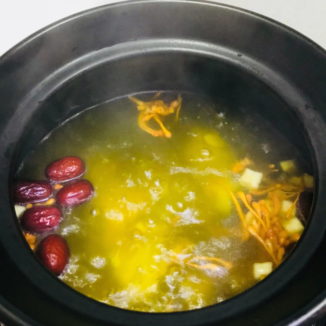 湖南小伙承包5000地只养十只鸡,农民大哥承包500亩土地养了10只鸡