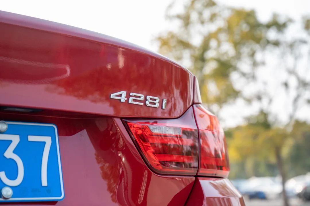 宝马428i硬顶敞篷落地价2022,宝马428i二手车值得买吗