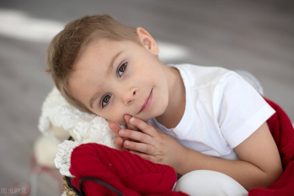 孩子不愿意在幼儿园大便，家长可以从这三个方面入手