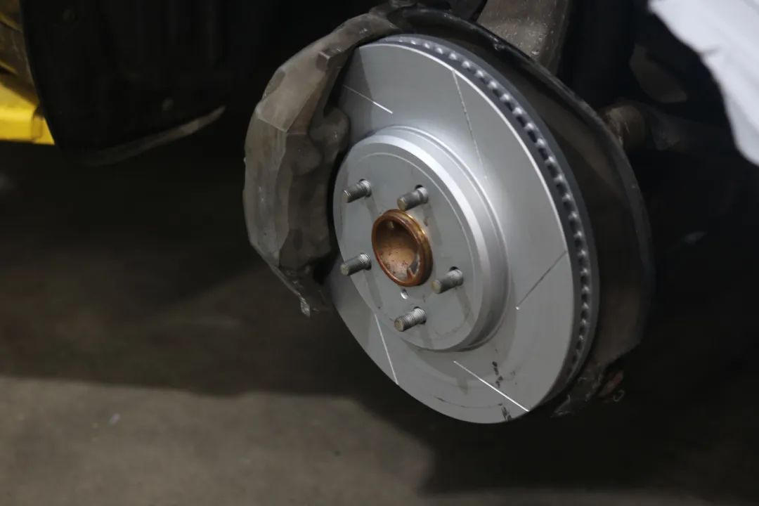 大哥12万买2005年售价100万的凌志LS430，含泪又花10万翻新才能开