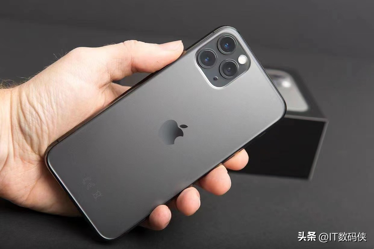 iphone15或配备潜望镜头,曝iphone15ultra加入潜望镜头