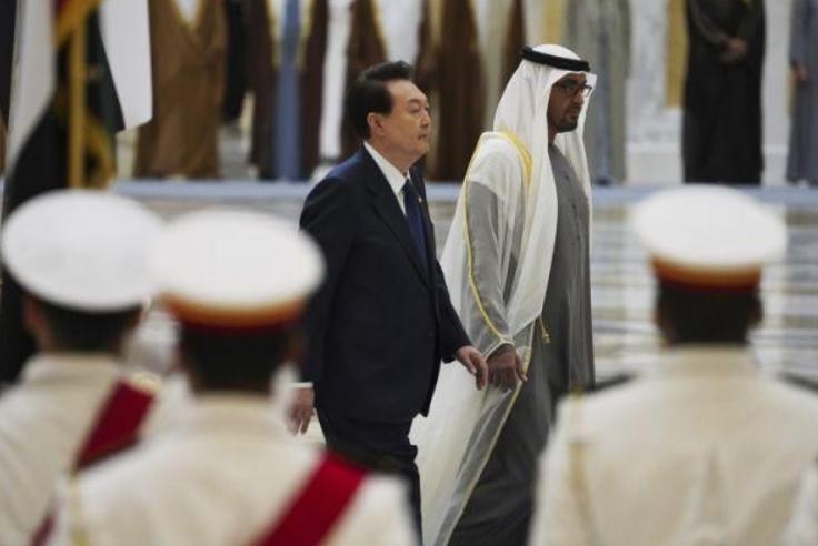 没有选择中国，阿联酋亲近韩国，送上2000亿投资，算盘打的很精明