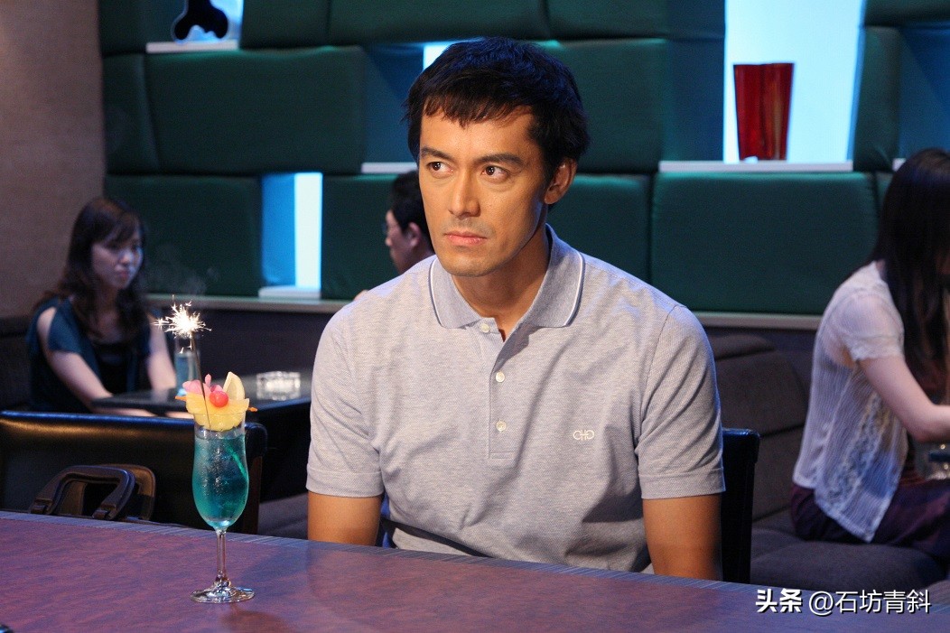 连续43次上杂志封面，欠数亿债务，靠礼券维生，娶小15岁妻子