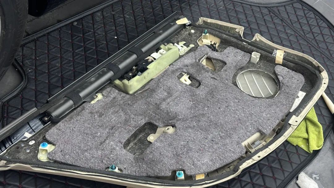 大哥12万买2005年售价100万的凌志LS430，含泪又花10万翻新才能开