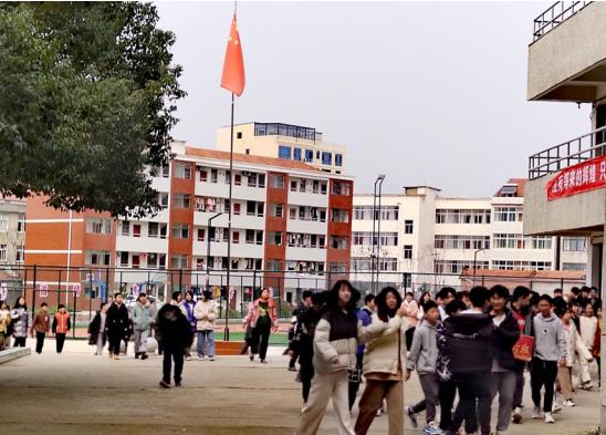 【校长说】武穴市松山咀中学用行动贯彻落实全市教育工作会精神！