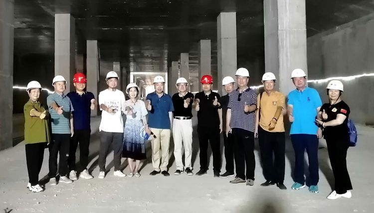 走进地铁施工现场铁建再展铁军雄风作者/七团王抗林