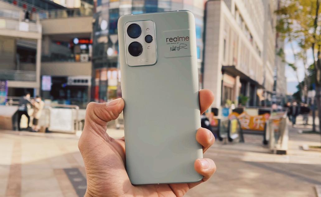 8gb+256gb版售价3399元,12gb+256gb和8gb+256gb有什么区别