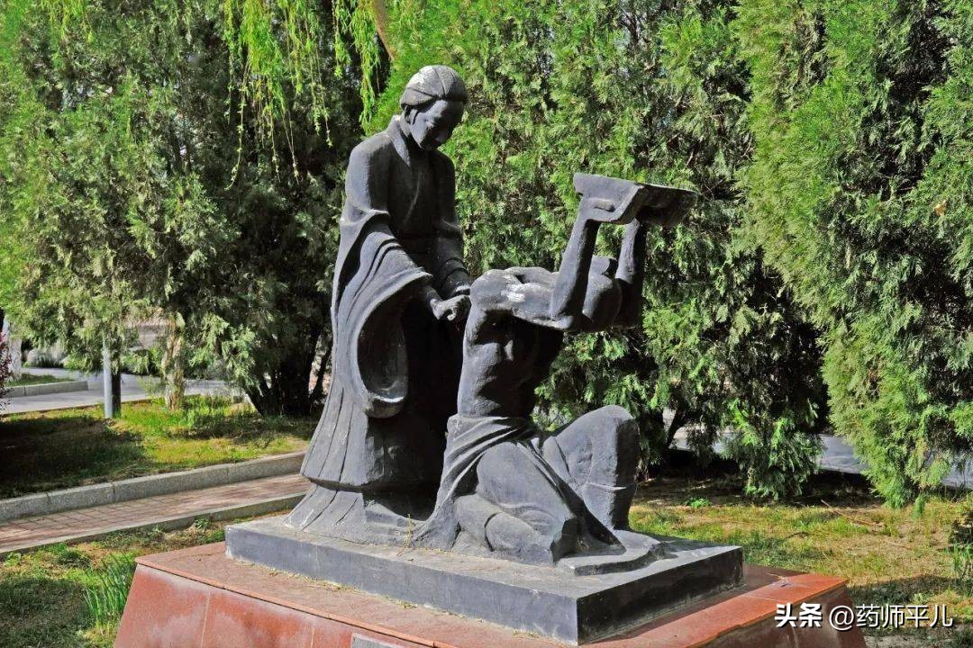 最美嘉峪关城市雕塑都在这里,嘉峪关景区拍照互动性雕塑