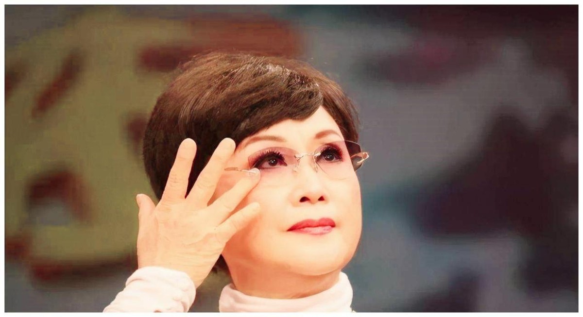 李谷一有几次婚姻,李谷一第一任丈夫相差几岁